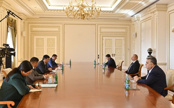 prezident-ilham-eliyev-qirgizistan-nazirler-kabinetinin-sedr-muavinini-qebul-edib